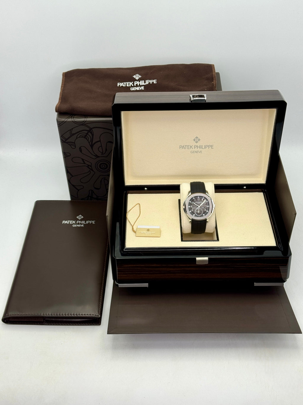 2020 Patek Philippe Aquanaut 40.8mm 5164A-001 Stainless Steel Grey Dial (STICKERED)